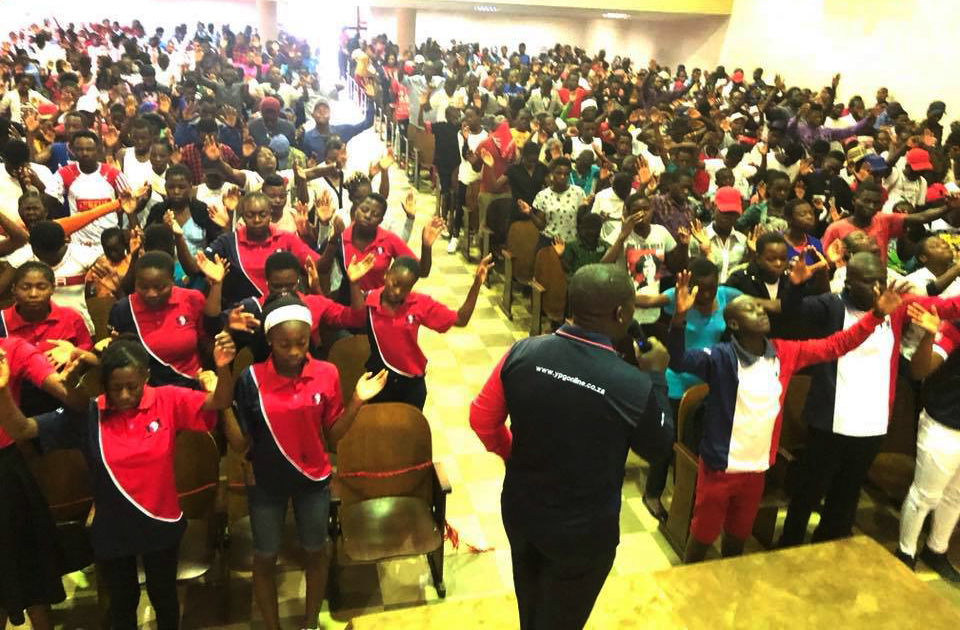 Imagem de capa - Evento “Nós podemos” motiva a juventude no Zimbábue